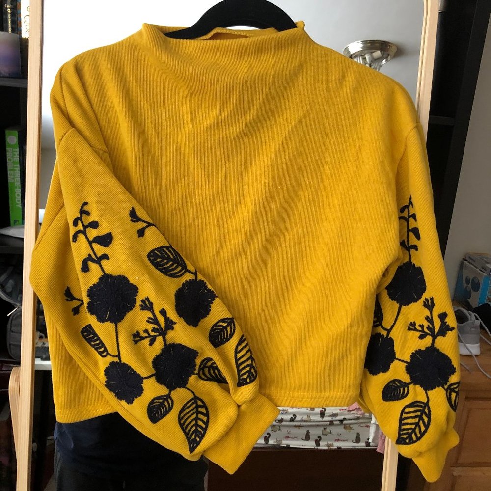 Mustard Cropped Black Mustard Floral Sweater